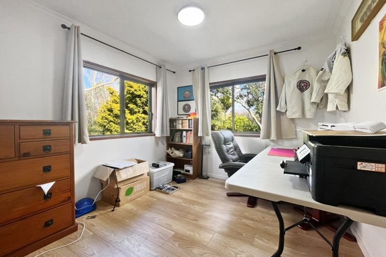 Photo of property in 37 Lancaster Road, Beach Haven, Auckland, 0626