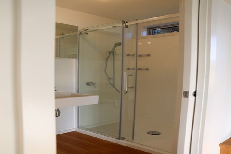 Photo of property in 44 Shelly Bay Road, Maupuia, Wellington, 6022