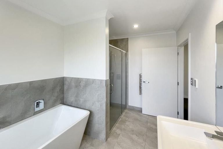 Photo of property in 16 Helen June Avenue, Flagstaff, Hamilton, 3210