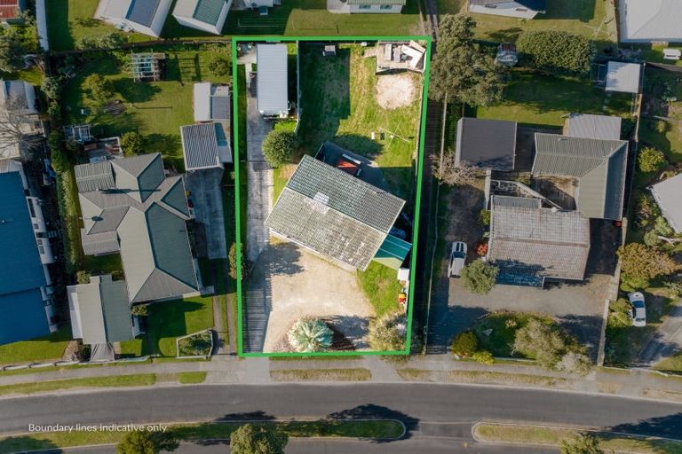 Photo of property in 208 Chartwell Avenue, Whangamata, 3620