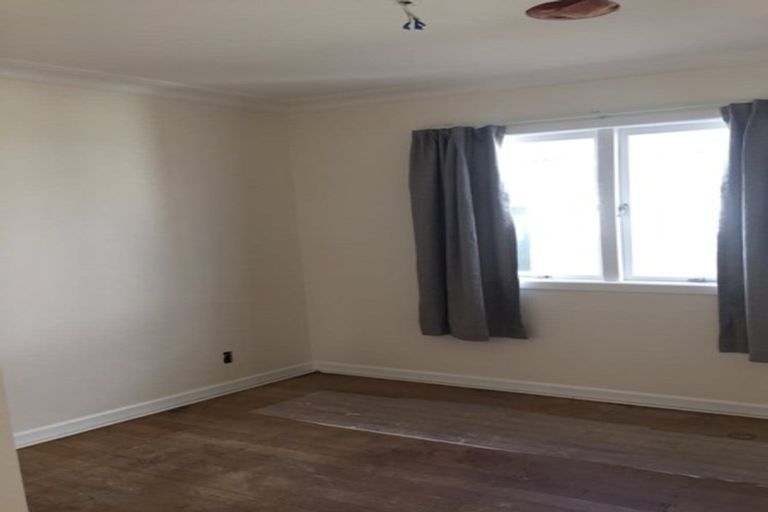 Photo of property in 1/60 Racecourse Road, Waiuku, 2123