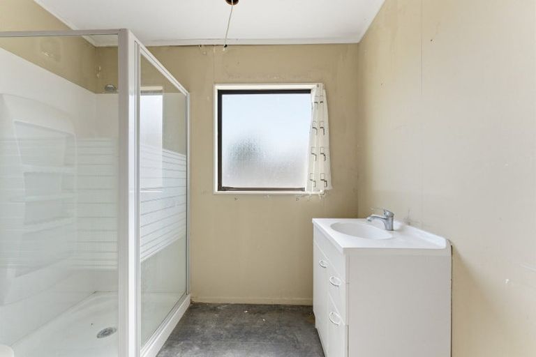 Photo of property in 15 Waitai Street, Castlecliff, Whanganui, 4501