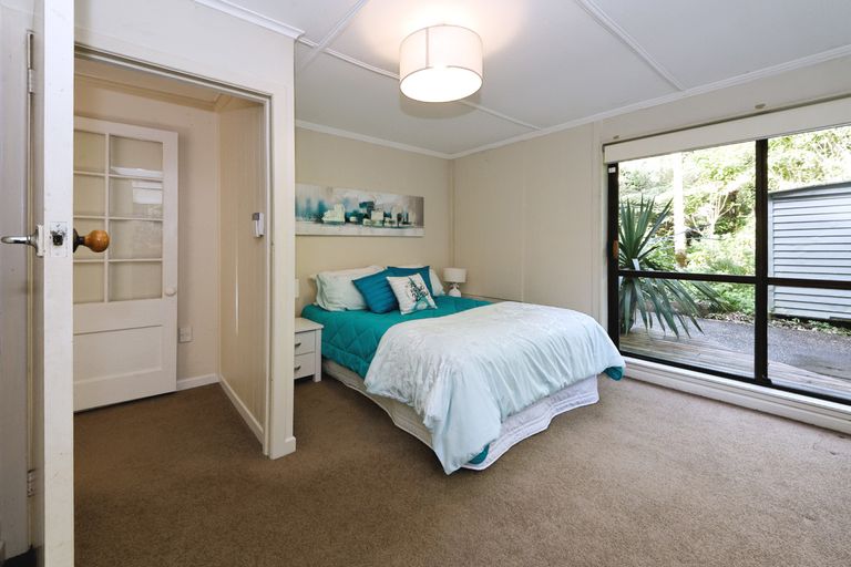 Photo of property in 7 Sylvan Valley Avenue, Titirangi, Auckland, 0604