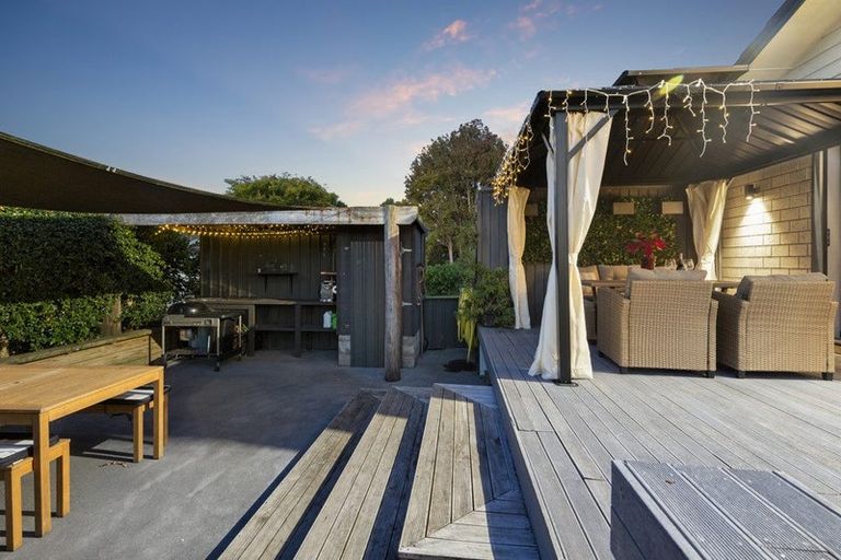 Photo of property in 12 Rays Way, Tuakau, 2121