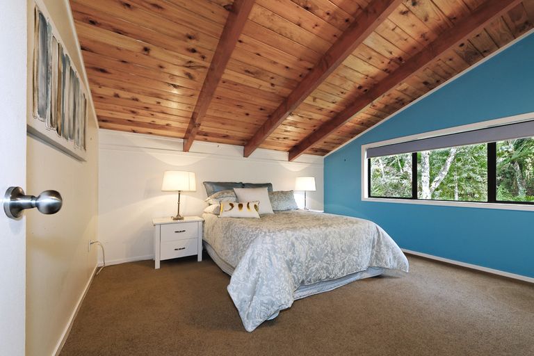 Photo of property in 7 Sylvan Valley Avenue, Titirangi, Auckland, 0604