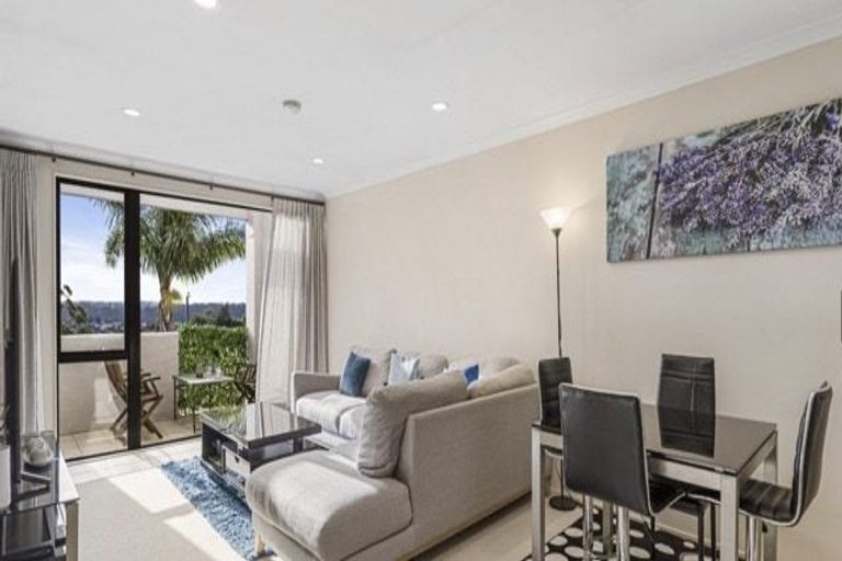 Photo of property in 12/8 Monte Cassino Place, Birkdale, Auckland, 0626