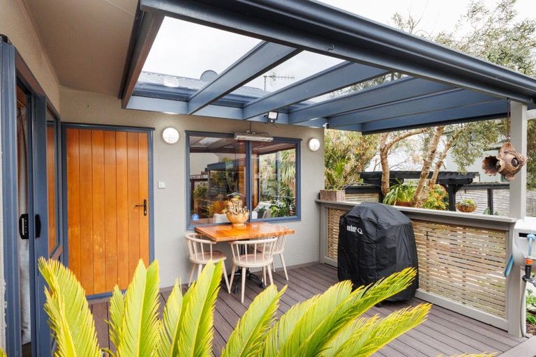 Photo of property in 23 Abby Road, Fitzherbert, Palmerston North, 4410