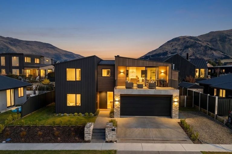 Photo of property in 54 Avalon Station Drive, Wanaka, 9305