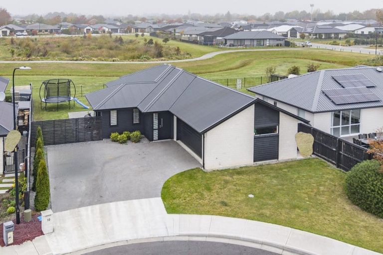 Photo of property in 10 Godley Place, Woodend, 7610
