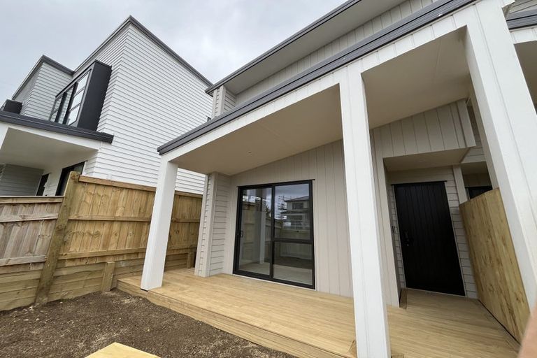 Photo of property in 20 Kapeta Lane, Karaka, 2113