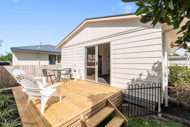 Photo of property in 25 Kervil Avenue, Te Atatu Peninsula, Auckland, 0610