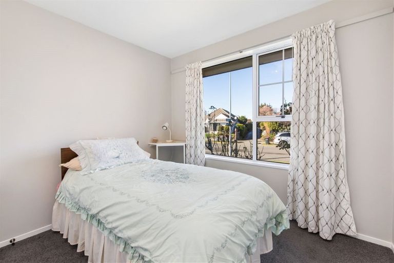 Photo of property in 5a Westgrove Avenue, Avonhead, Christchurch, 8042