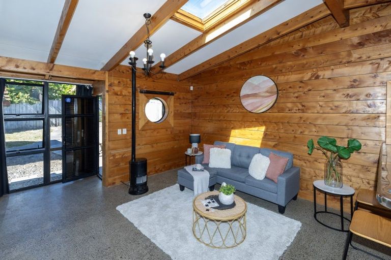 Photo of property in 102a Seaview Road, Paraparaumu Beach, Paraparaumu, 5032