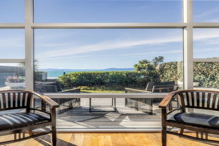 Photo of property in 65 Marine Parade, Seatoun, Wellington, 6022