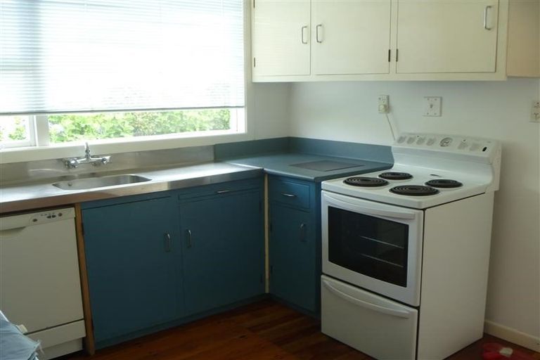 Photo of property in 70 Tukapa Street, Westown, New Plymouth, 4310