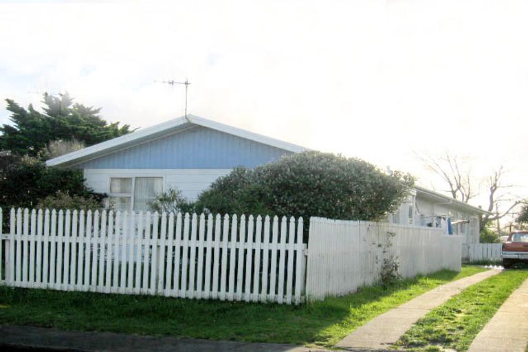 Photo of property in 41-41a Michael Road, Paraparaumu Beach, Paraparaumu, 5032