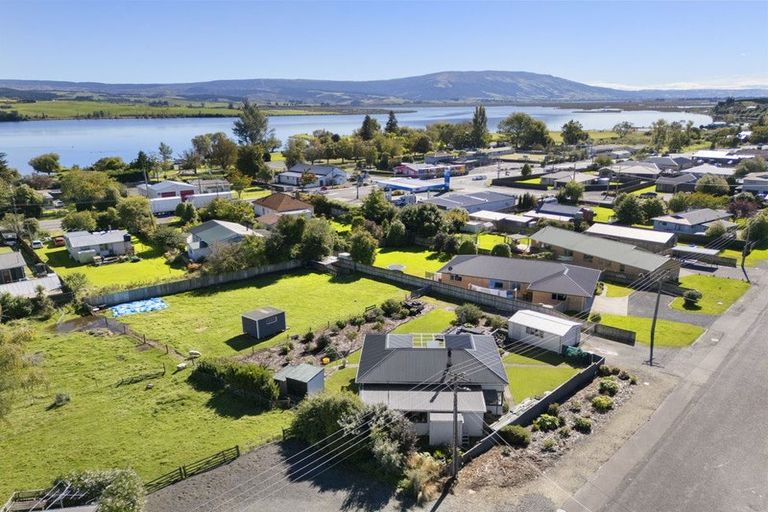 Photo of property in 10 Sandown Street, Waihola, Milton, 9073
