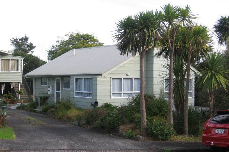 Photo of property in 60 Taipari Road, Te Atatu Peninsula, Auckland, 0610