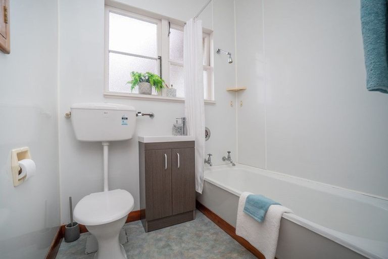 Photo of property in 40 Oxford Street, Hokowhitu, Palmerston North, 4410
