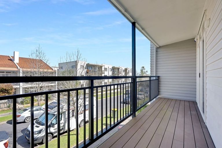 Photo of property in 7/44 Carlos Drive, Flat Bush, Auckland, 2016
