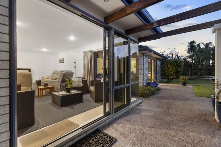 Photo of property in 24 Saint Heliers Place, Papamoa Beach, Papamoa, 3118