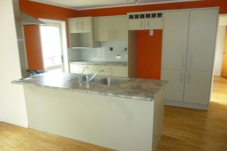 Photo of property in 2/8 Priestley Drive, Bucklands Beach, Auckland, 2014