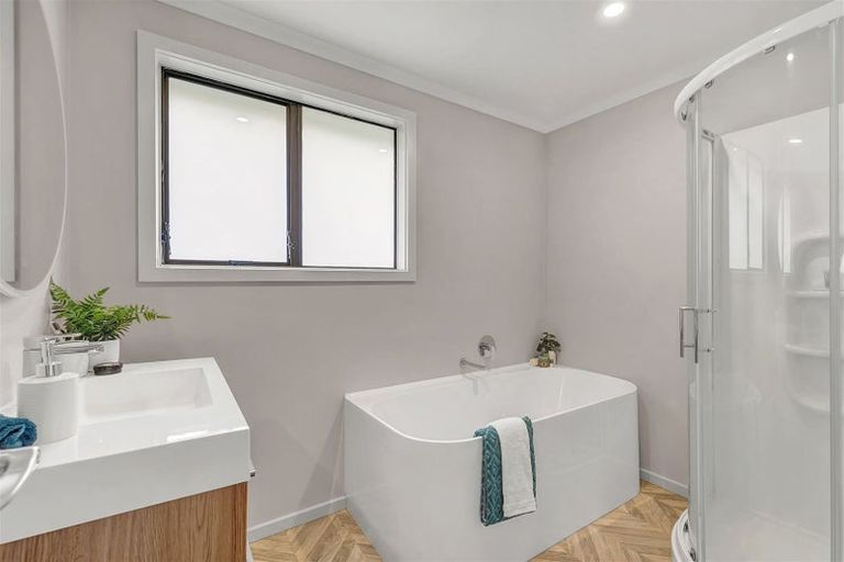 Photo of property in 64 Omapere Street, Whitby, Porirua, 5024