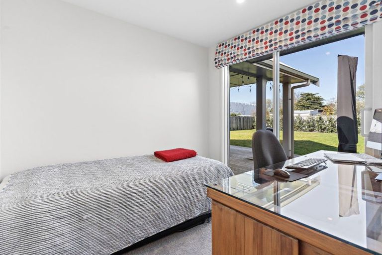 Photo of property in 8 Matai Grove, Greytown, 5712