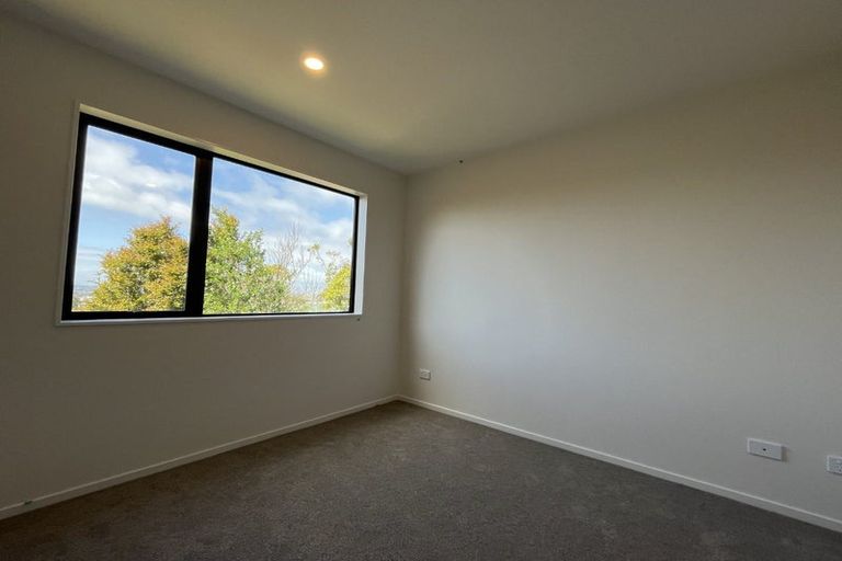Photo of property in 6/241 Don Buck Road, Massey, Auckland, 0614