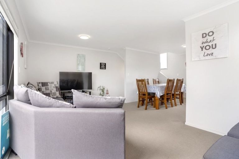 Photo of property in St Claire Village, 12/172 Mcleod Road, Te Atatu South, Auckland, 0610