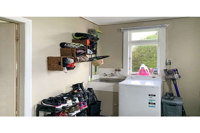 Photo of property in 24 Mckenzie Street, Levin, 5510