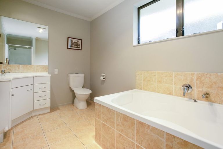Photo of property in 13 Mona Avenue, Mangere Bridge, Auckland, 2022