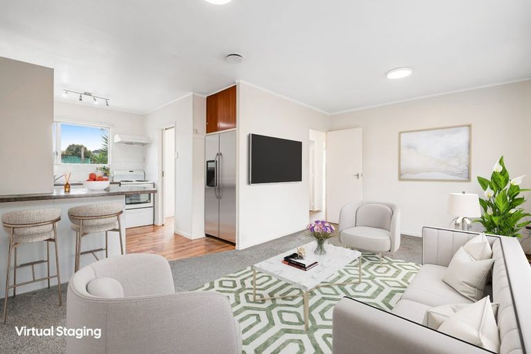 Photo of property in 2/587 Glenfield Road, Totara Vale, Auckland, 0629