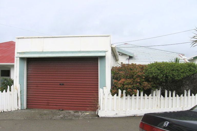 Photo of property in 101 Onepu Road, Lyall Bay, Wellington, 6022