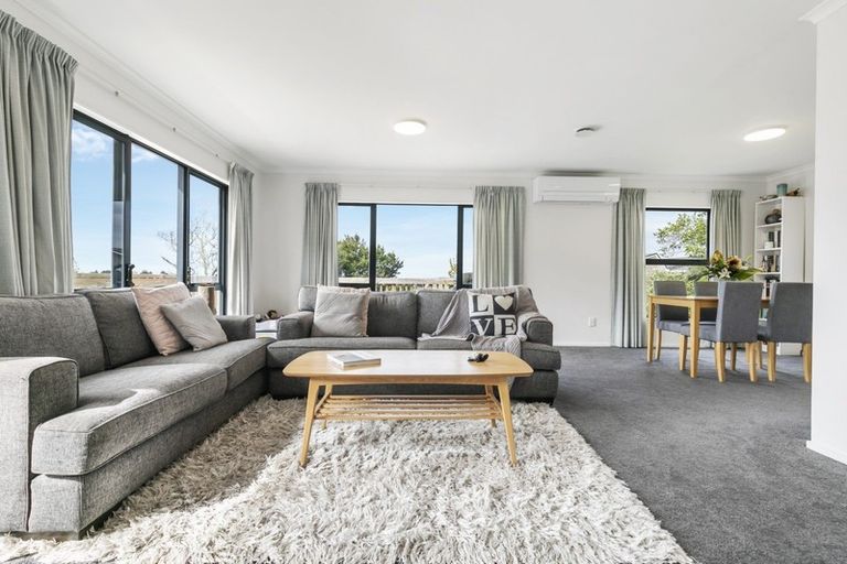 Photo of property in 2/13 Noeleen Street, Glenfield, Auckland, 0629