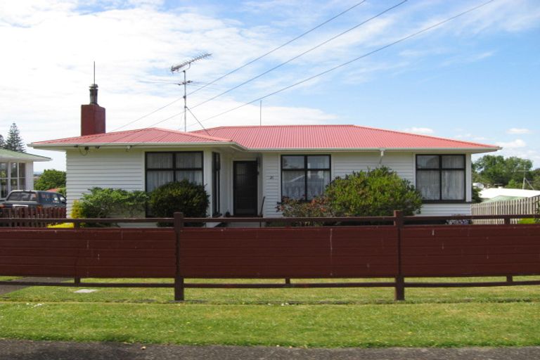 Photo of property in 21 Mountain Road, Mangere Bridge, Auckland, 2022