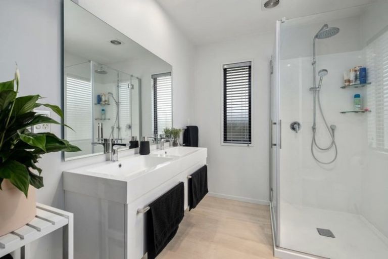 Photo of property in 58 Erskine Street, Lake Hayes, Queenstown, 9304