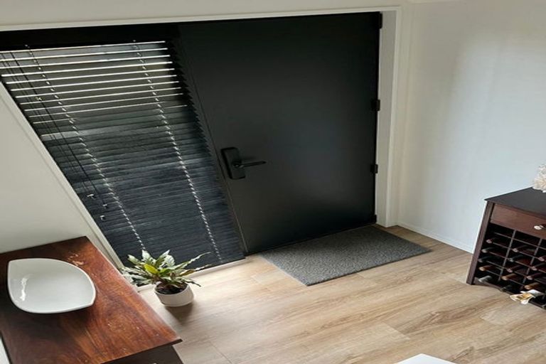 Photo of property in 17 Kinloch Street, St Albans, Christchurch, 8014