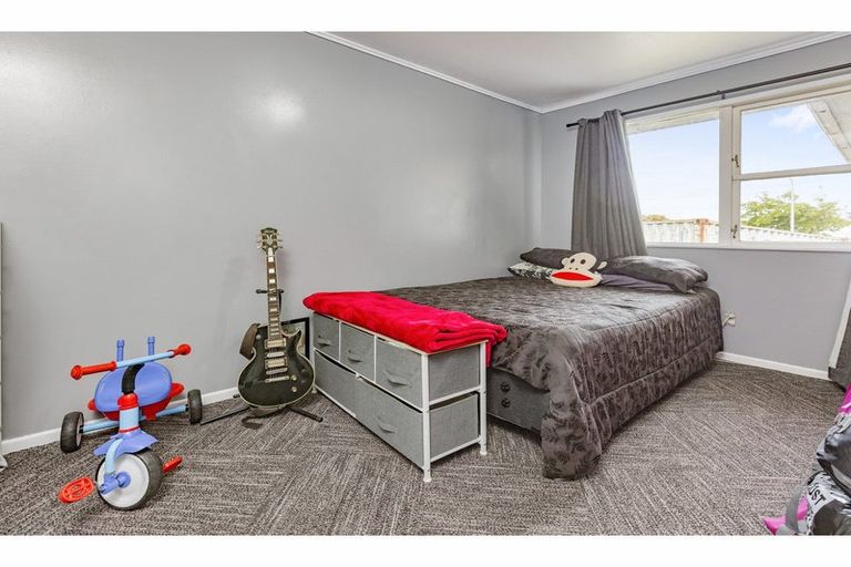 Photo of property in 27 Gainsborough Street, Manurewa, Auckland, 2102