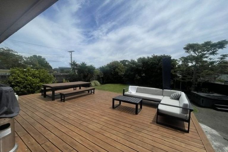 Photo of property in 8 Eskdale Road, Birkdale, Auckland, 0626