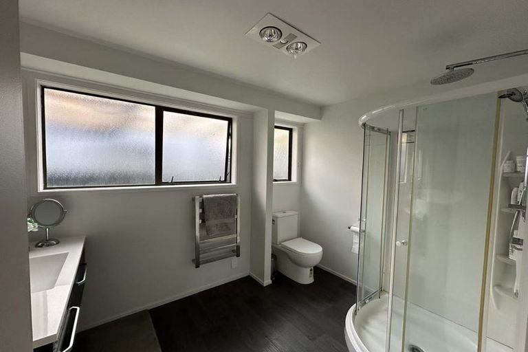 Photo of property in 10 Granville Drive, Massey, Auckland, 0614