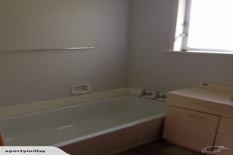 Photo of property in 89 Ruskin Road, Newlands, Wellington, 6037