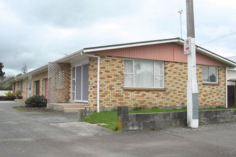 Photo of property in 2/242 Ferguson Street, Palmerston North, 4410