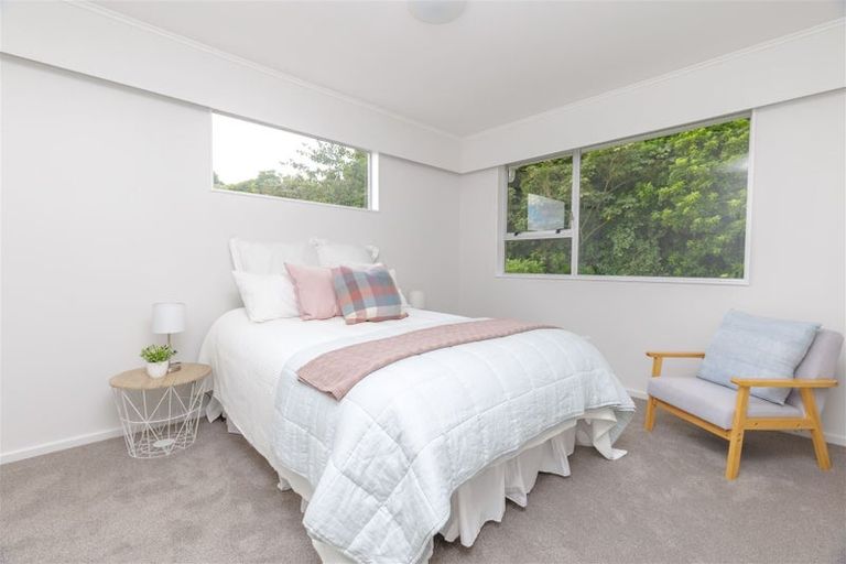 Photo of property in 34 Glanmire Road, Newlands, Wellington, 6037