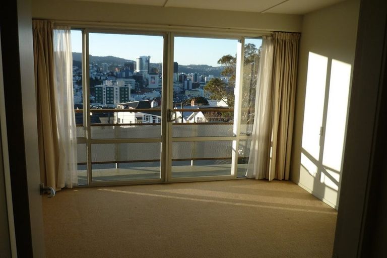 Photo of property in 74 Nairn Street, Mount Cook, Wellington, 6011