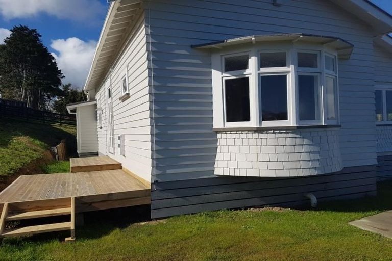 Photo of property in 11 Trosk Place, Waiuku, 2123