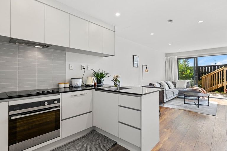 Photo of property in 8/36 Kaipatiki Road, Glenfield, Auckland, 0629