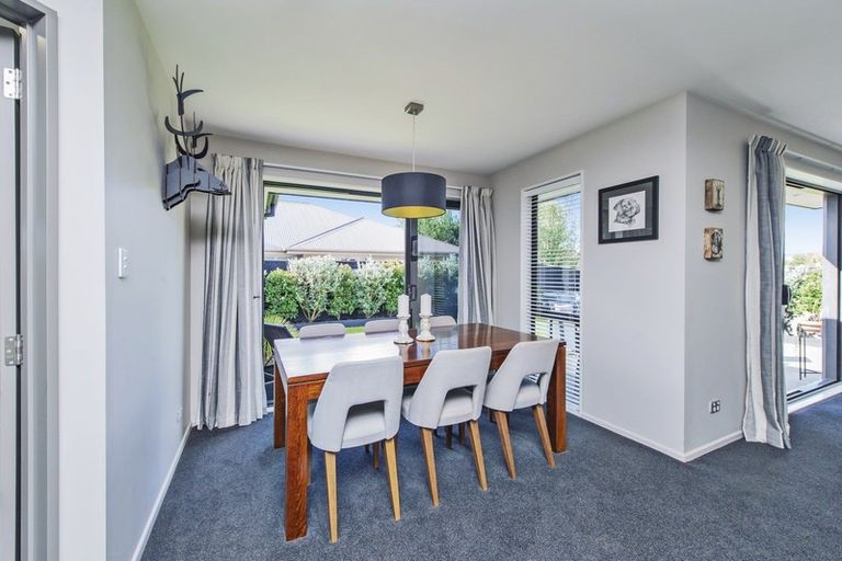 Photo of property in 17 Old Red Barn Road, Halswell, Christchurch, 8025
