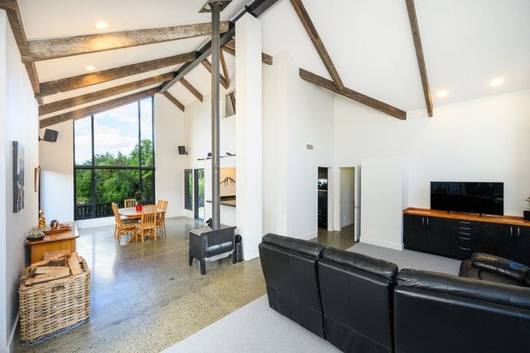 Photo of property in 151 Summerhill Drive, Fitzherbert, Palmerston North, 4410