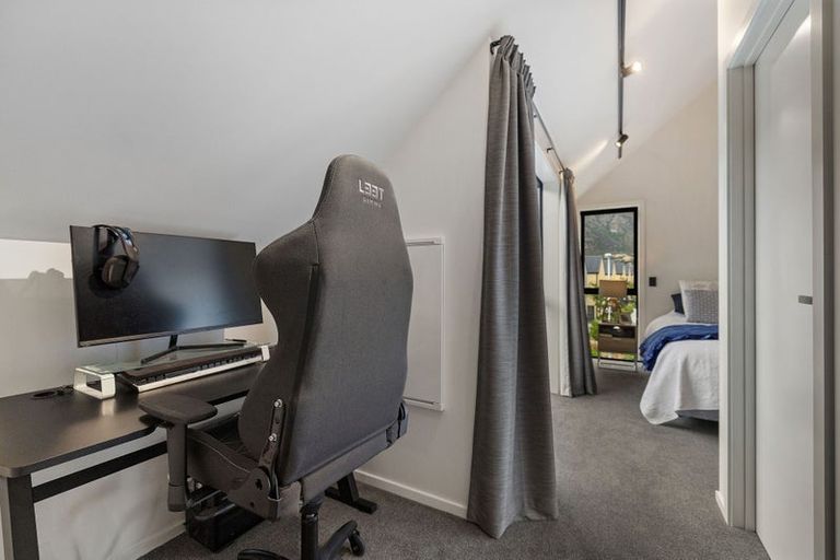 Photo of property in 35 Casterway Crescent, Jacks Point, 9371